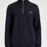 Sweat en coton issu de l'agriculture biologique. Sweatshirt Paul Smith bleu marine à col cheminée avec une fermeture à glissière sur le quart de sa longueur.