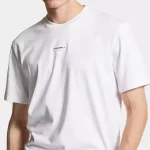 Le t-shirt Dsquared2 en jersey de coton est le classique pour construire votre look. Ce t-shirt se marie facilement avec différents looks et style.