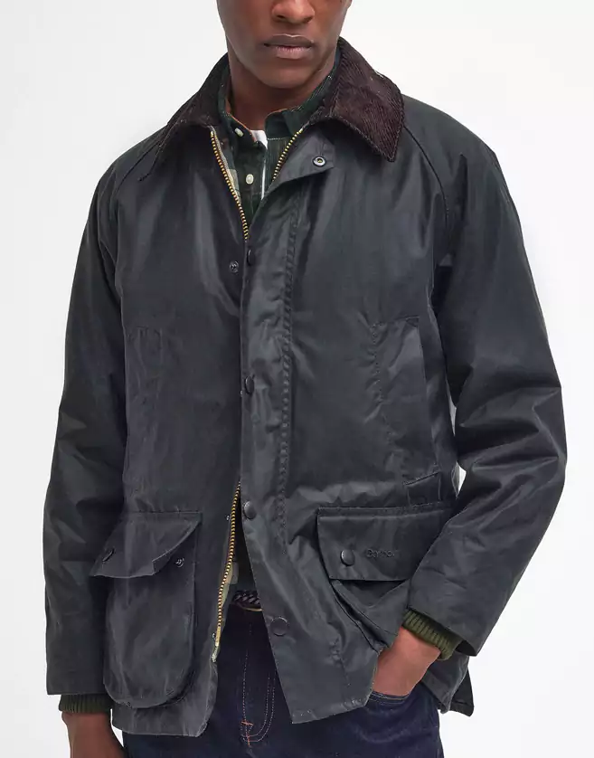 Veste Barbour avec une coupe décontractée, des aérations arrière et l'essentiel « anti-goutte » intérieur en nylon.